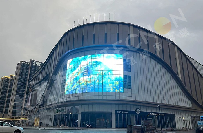 LED透明屏在紹興上虞萬悅城點(diǎn)亮