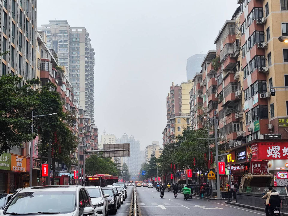 解讀LED燈桿屏報(bào)價(jià)，量身定制智慧城市之光！