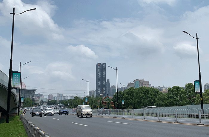 智慧長(zhǎng)沙：三一大道LED燈桿屏點(diǎn)亮城市之光