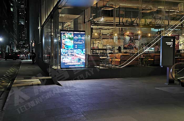 戶外LED廣告機(jī)