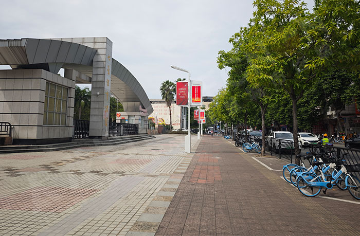 智慧路燈助力第十五屆全運會——廣州體育館LED燈桿屏安裝及調試紀實