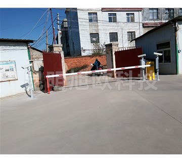 智慧停車場管理系統(tǒng)路邊占道自動收費系統(tǒng)相結合解決諸多路邊停車難，收費難的問題！